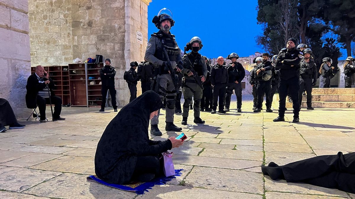 Izraelská policie zranila u mešity Al-Aksá desítky věřících, zní z Palestiny